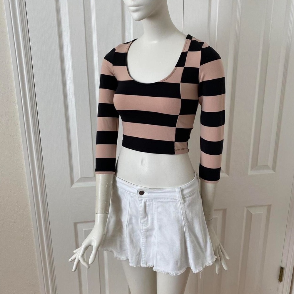 Vintage Bebe black and pink striped 3/4 long sleeve crop top XS - Picture 7 of 7